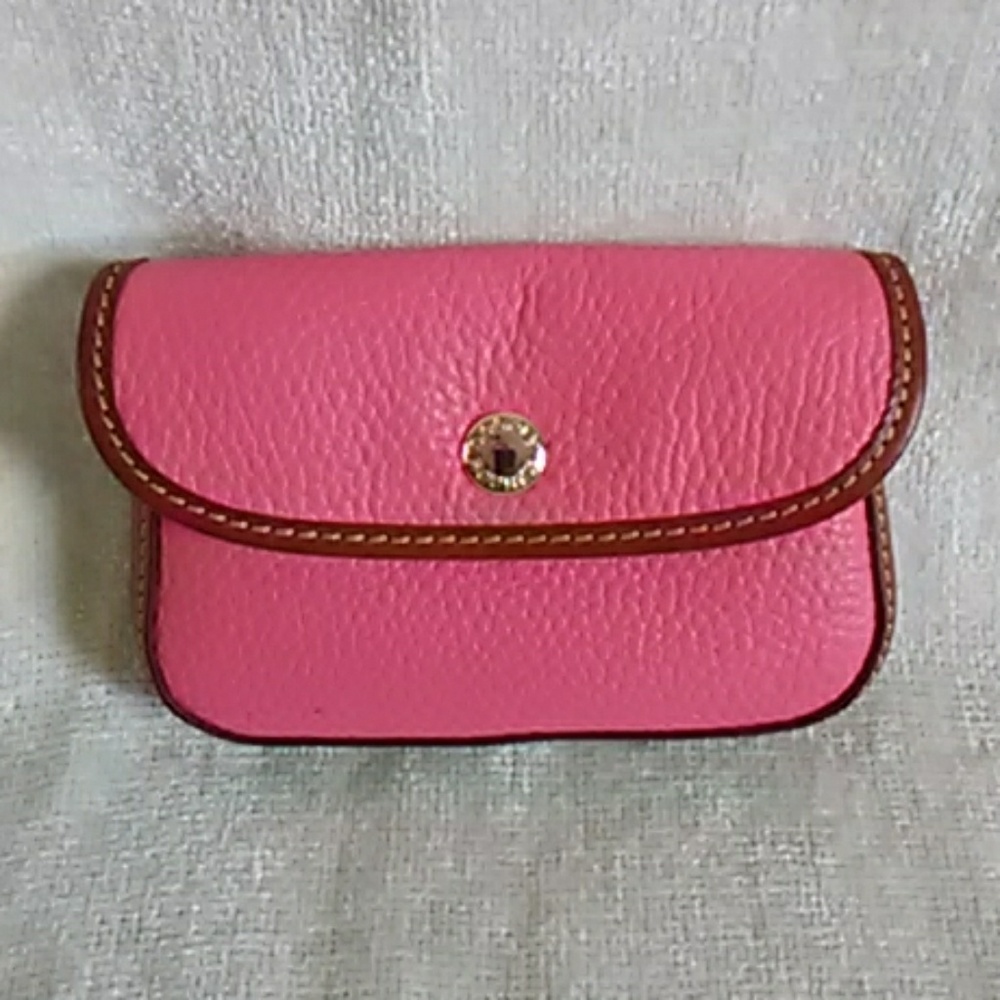 Authentic Dooney & Bourke wristlet set - new!